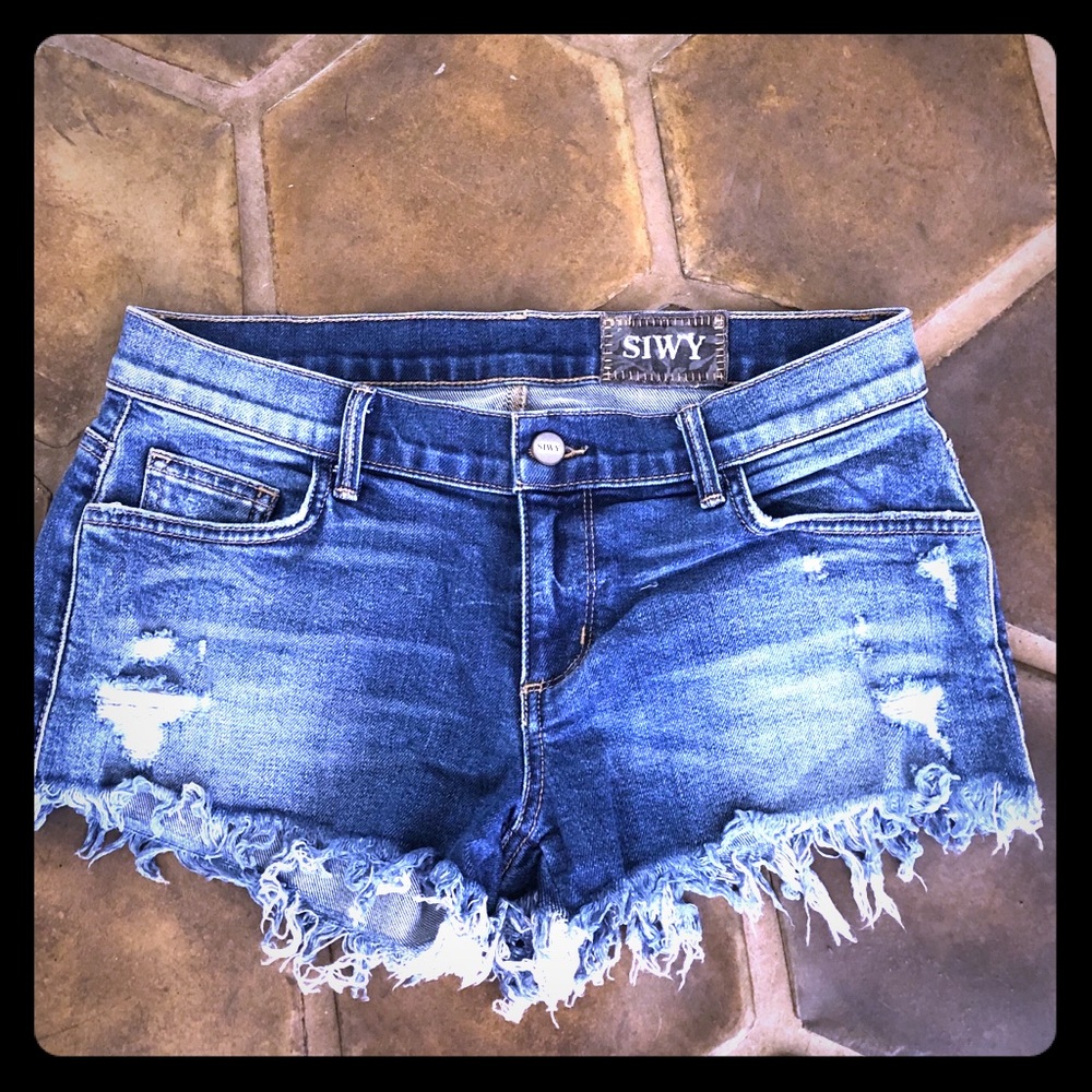 The Perfect Jean Shorts for Festival Outfits!